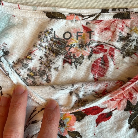 3/$18 Medium, LOFT SS/ Tank Blouse Bundle - Picture 7 of 8